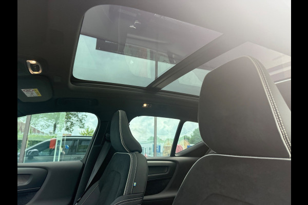 Volvo XC40 1.5 T4 Plug-in hybrid Ultimate Dark - Pano/Schuifdak - Navi - Camera