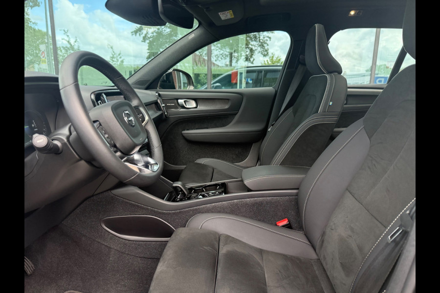 Volvo XC40 1.5 T4 Plug-in hybrid Ultimate Dark - Pano/Schuifdak - Navi - Camera