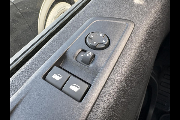 Peugeot e-Expert EV L2 75 kWh Leder interieur