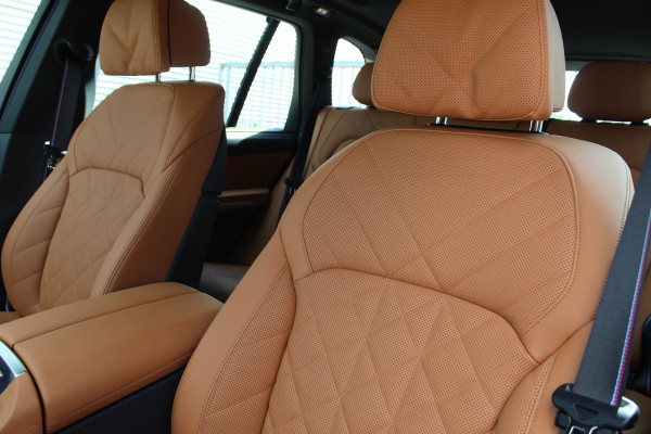 BMW X5 xDrive50e M-Sport Pro | Vierwielbesturing | H&K | Cognac Interior | Panoramadak | Trekhaak | Luchtvering