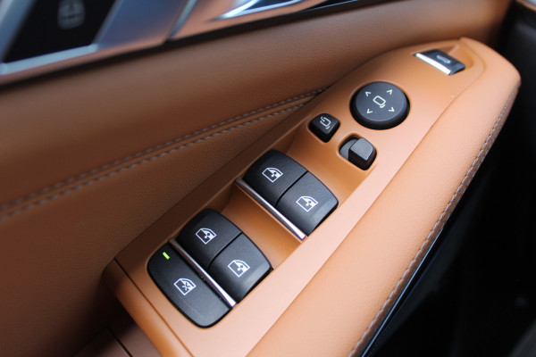 BMW X5 xDrive50e M-Sport Pro | Vierwielbesturing | H&K | Cognac Interior | Panoramadak | Trekhaak | Luchtvering