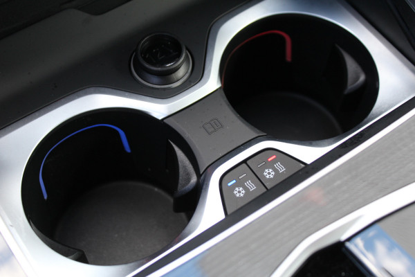 BMW X5 xDrive50e M-Sport Pro | Vierwielbesturing | H&K | Cognac Interior | Panoramadak | Trekhaak | Luchtvering