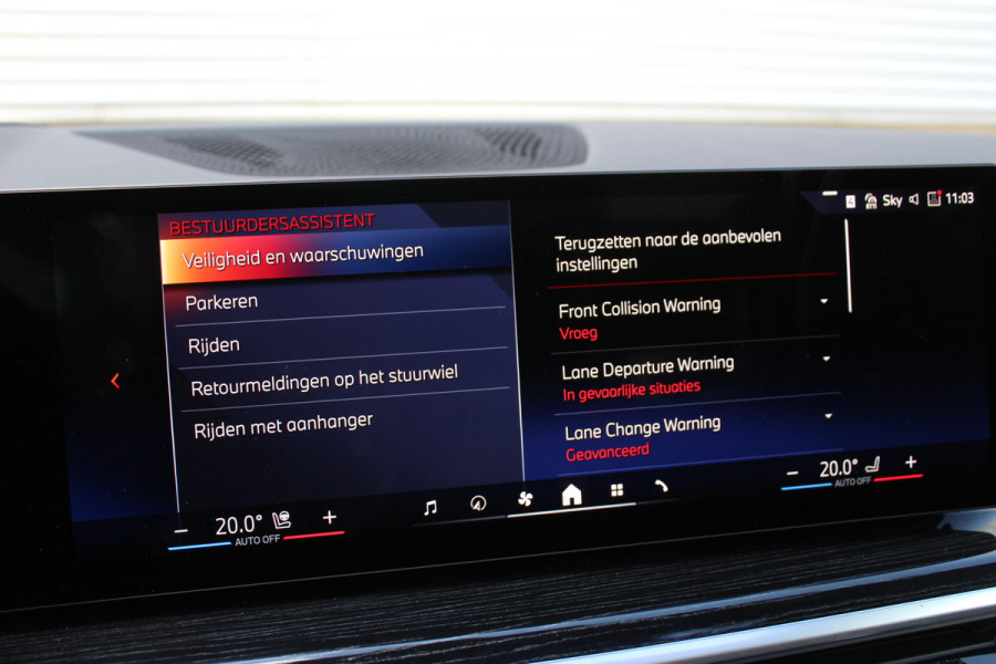 BMW X5 xDrive50e M-Sport Pro | Vierwielbesturing | H&K | Cognac Interior | Panoramadak | Trekhaak | Luchtvering