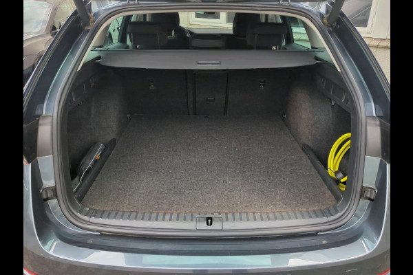 Škoda Octavia Combi 1.4 TSI iV PHEV Business Edition NL-AUTO | SFEER VERLICHTING | TREKHAAK