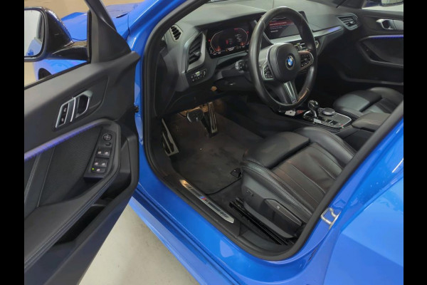 BMW 1-serie 118i High Executive Edition NL-AUTO | M-PAKKET | LEDER | SFEER VERLICHTING