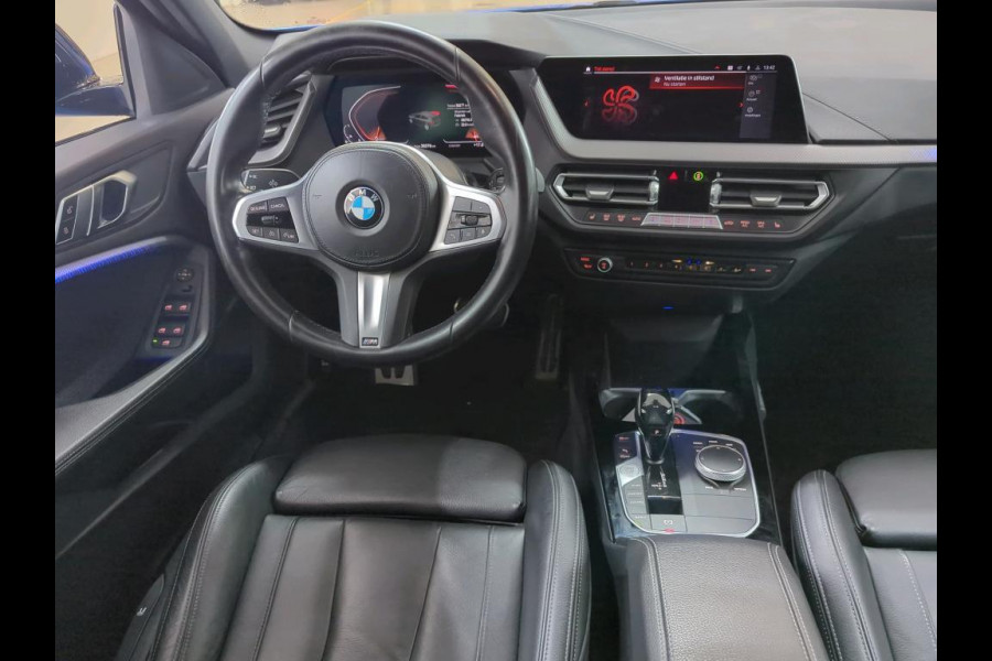 BMW 1-serie 118i High Executive Edition NL-AUTO | M-PAKKET | LEDER | SFEER VERLICHTING
