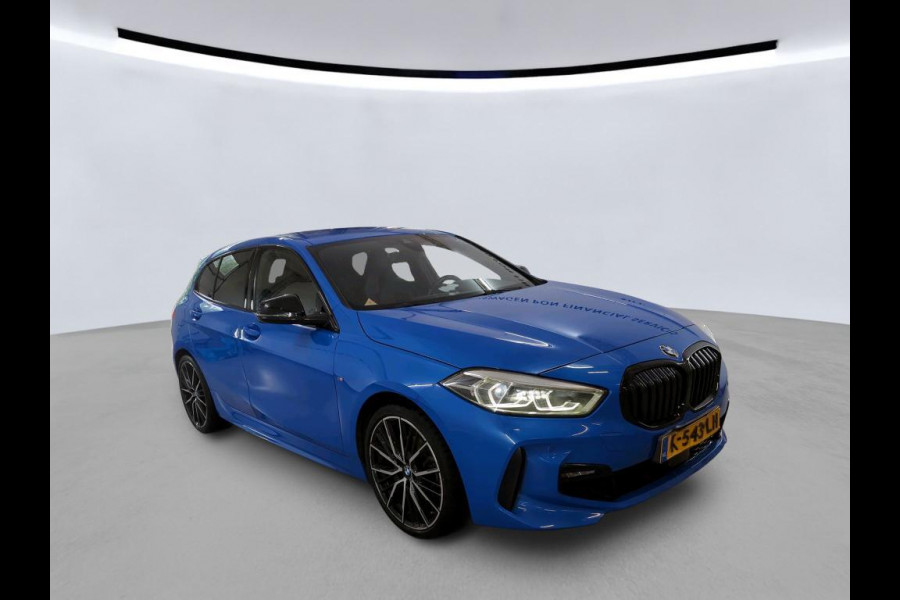 BMW 1-serie 118i High Executive Edition NL-AUTO | M-PAKKET | LEDER | SFEER VERLICHTING