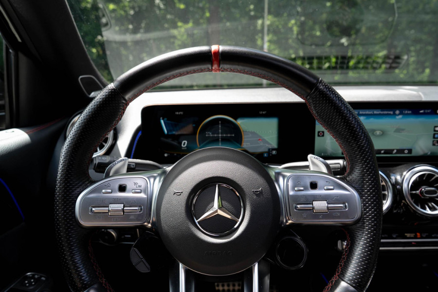 Mercedes-Benz Glb AMG 35 4MATIC Premium Plus | Pano | Memory | Sfeer | 360 Camera