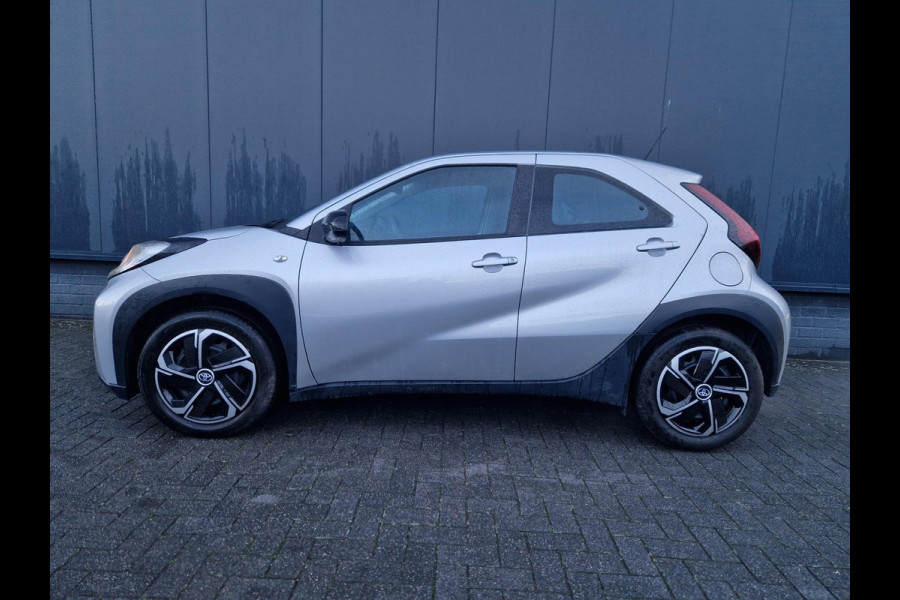 Toyota Aygo X 1.0 VVT-i S-CVT Play