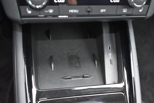 Škoda Kamiq 1.0 TSI Ambition Navigatie Stoelverwarming 2 sets wielen