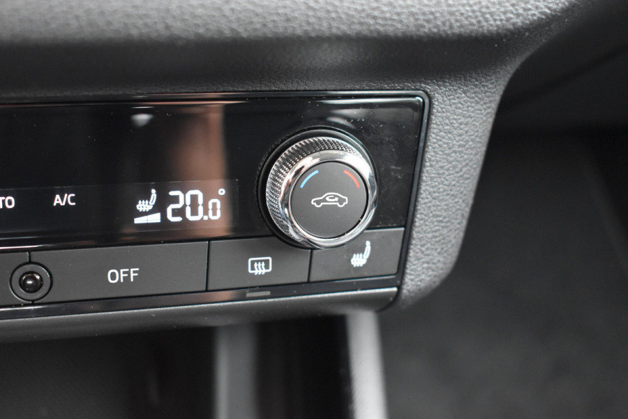 Škoda Kamiq 1.0 TSI Ambition Navigatie Stoelverwarming 2 sets wielen