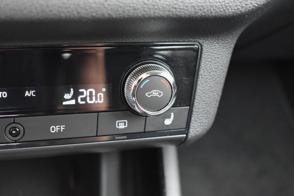 Škoda Kamiq 1.0 TSI Ambition Navigatie Stoelverwarming 2 sets wielen