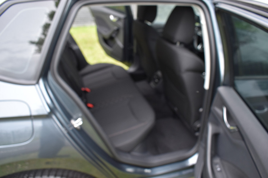 Škoda Kamiq 1.0 TSI Ambition Navigatie Stoelverwarming 2 sets wielen