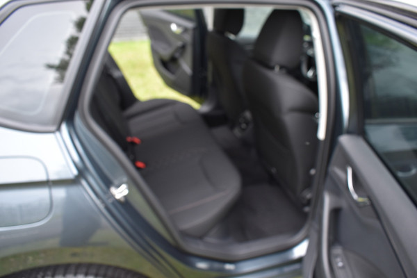 Škoda Kamiq 1.0 TSI Ambition Navigatie Stoelverwarming 2 sets wielen