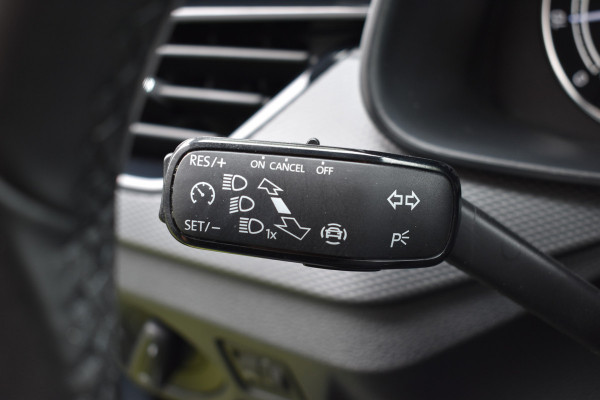 Škoda Kamiq 1.0 TSI Ambition Navigatie Stoelverwarming 2 sets wielen