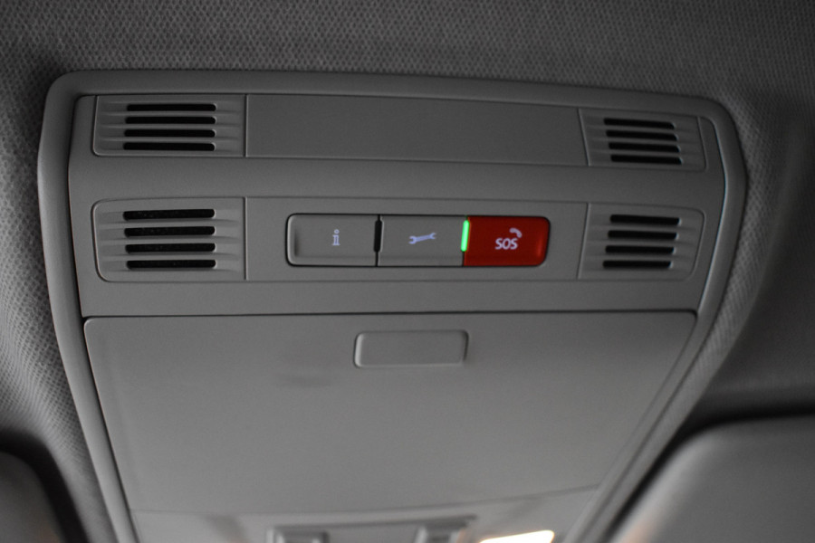 Škoda Kamiq 1.0 TSI Ambition Navigatie Stoelverwarming 2 sets wielen