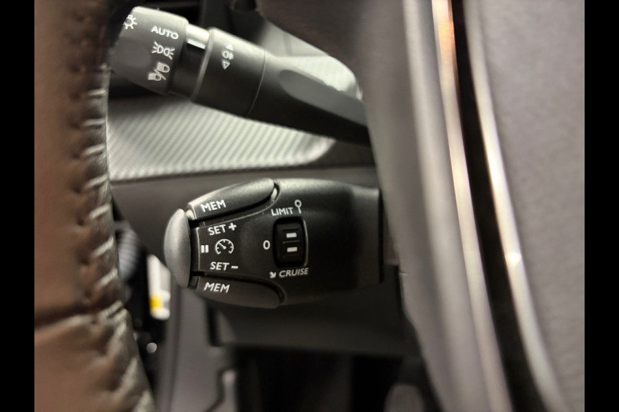Peugeot 2008 1.2 PureTech Style*Carplay*PDC*ACC*Airco*