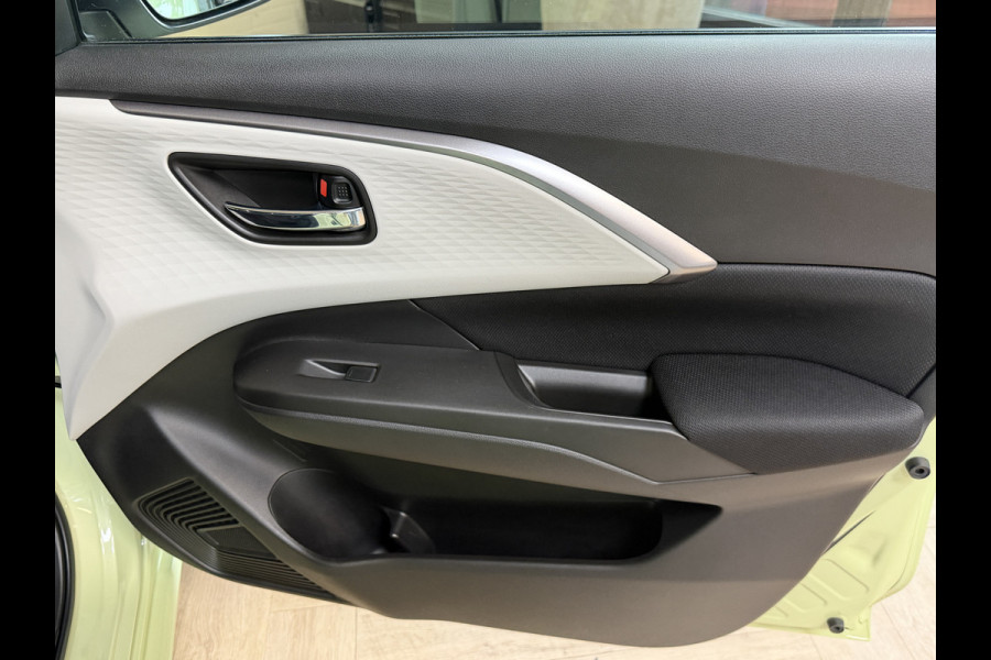 Suzuki Swift 1.2 Style Smart Hybrid | Navi | 16" | ACC | Dodehoek | Carplay | Camera |