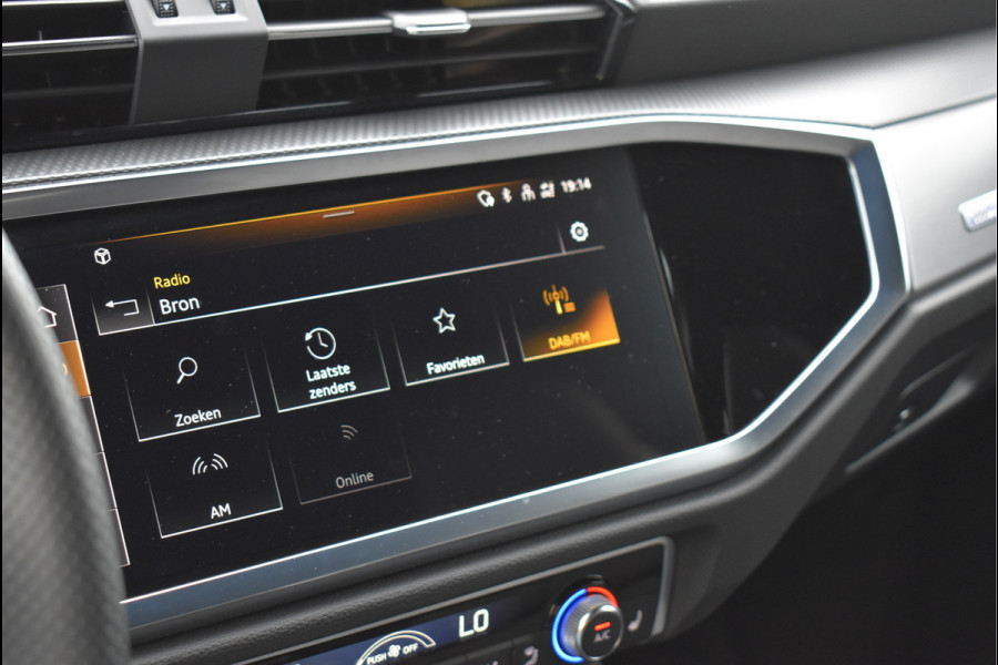 Audi Q3 45 TFSI e S-Line 245 Pk Navi Sfeer Camera ACC Apple Carplay Keyless 19 Inch