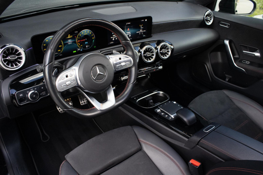 Mercedes-Benz A-Klasse 250e AMG Line PANO CAMERA STOELVERWARMING LED