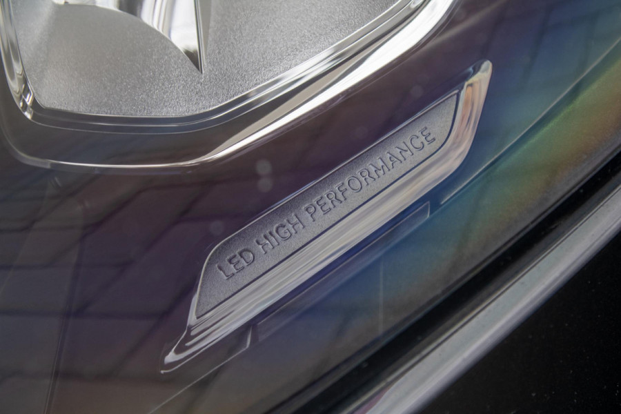 Mercedes-Benz A-Klasse 250e AMG Line PANO CAMERA STOELVERWARMING LED