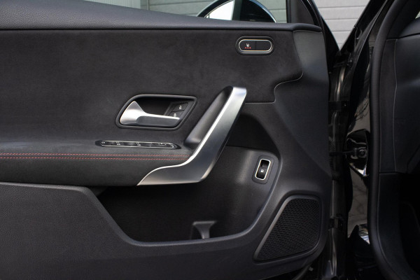 Mercedes-Benz A-Klasse 250e AMG Line PANO CAMERA STOELVERWARMING LED