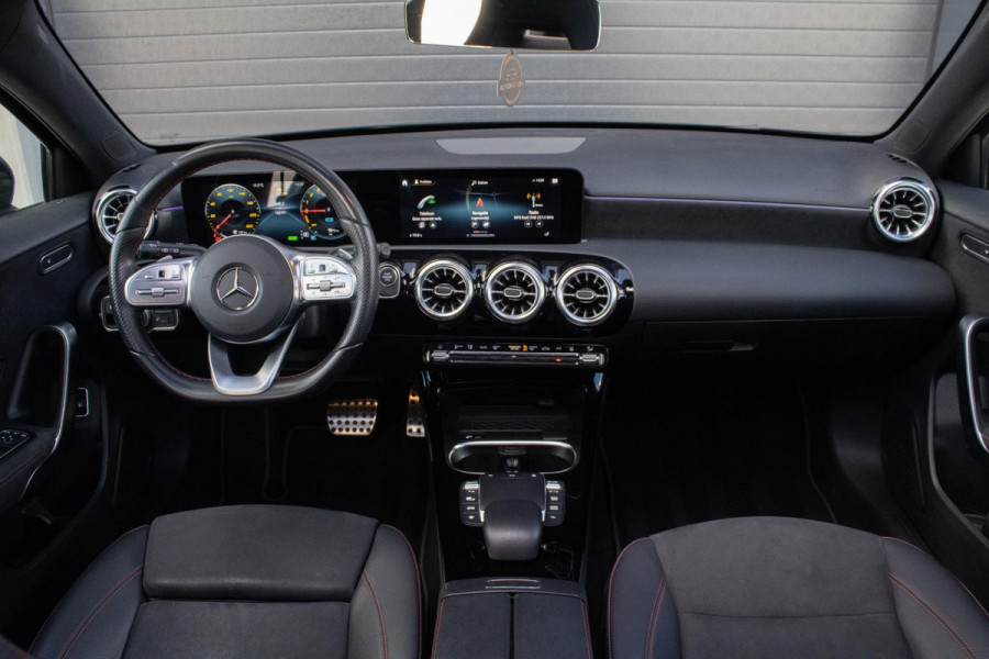 Mercedes-Benz A-Klasse 250e AMG Line PANO CAMERA STOELVERWARMING LED