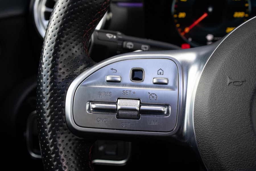 Mercedes-Benz A-Klasse 250e AMG Line PANO CAMERA STOELVERWARMING LED