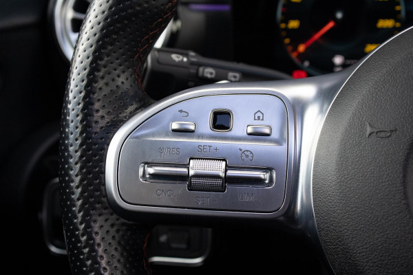 Mercedes-Benz A-Klasse 250e AMG Line PANO CAMERA STOELVERWARMING LED