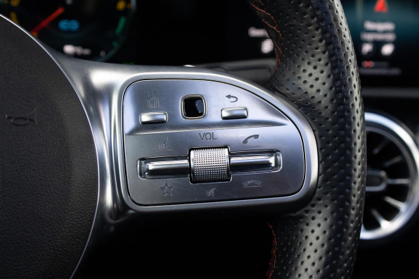 Mercedes-Benz A-Klasse 250e AMG Line PANO CAMERA STOELVERWARMING LED