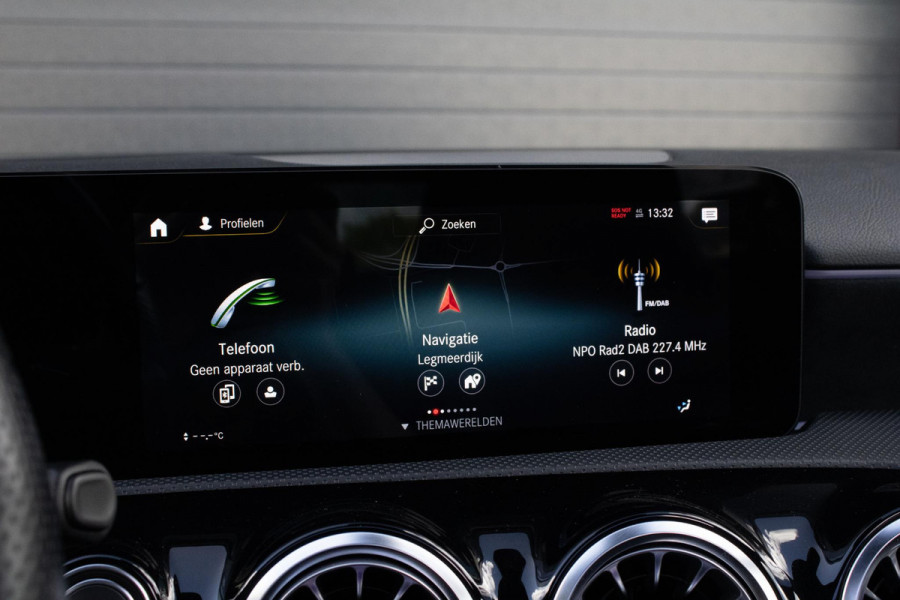 Mercedes-Benz A-Klasse 250e AMG Line PANO CAMERA STOELVERWARMING LED