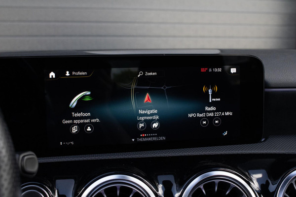 Mercedes-Benz A-Klasse 250e AMG Line PANO CAMERA STOELVERWARMING LED