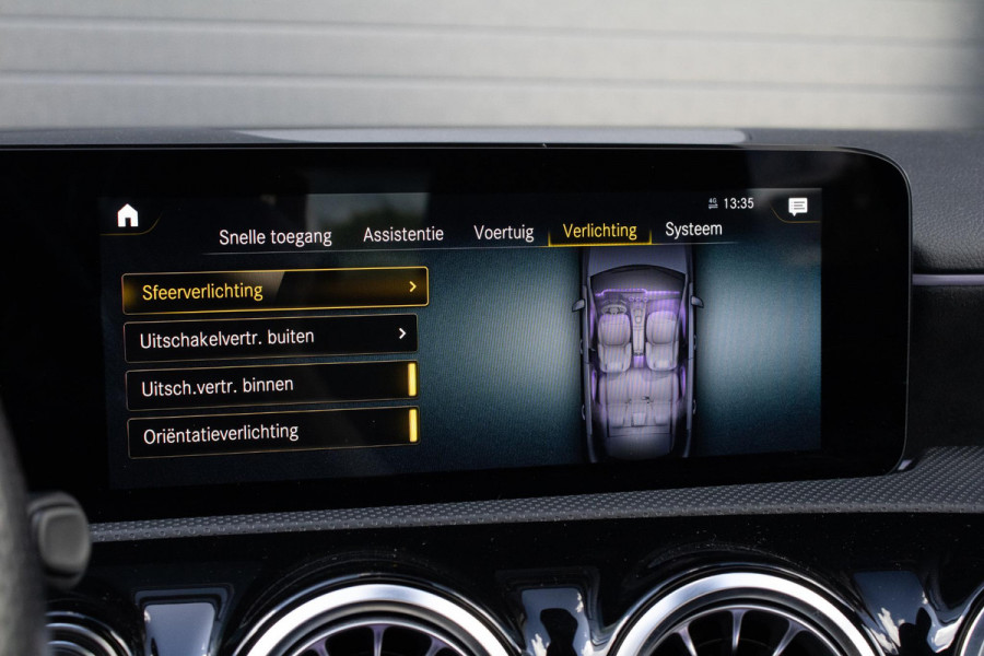 Mercedes-Benz A-Klasse 250e AMG Line PANO CAMERA STOELVERWARMING LED