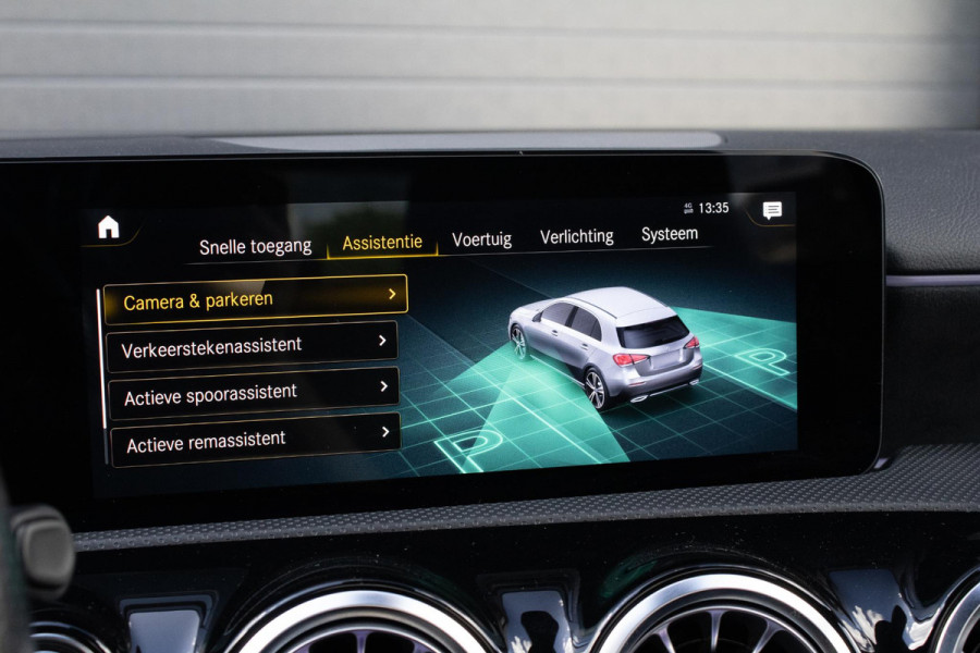 Mercedes-Benz A-Klasse 250e AMG Line PANO CAMERA STOELVERWARMING LED
