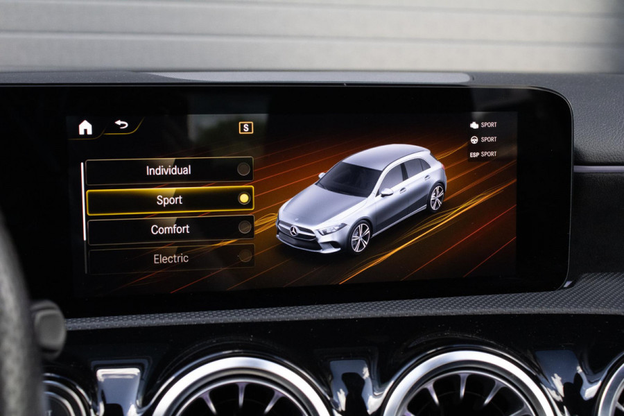 Mercedes-Benz A-Klasse 250e AMG Line PANO CAMERA STOELVERWARMING LED