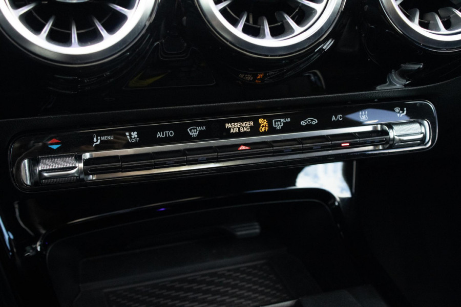 Mercedes-Benz A-Klasse 250e AMG Line PANO CAMERA STOELVERWARMING LED