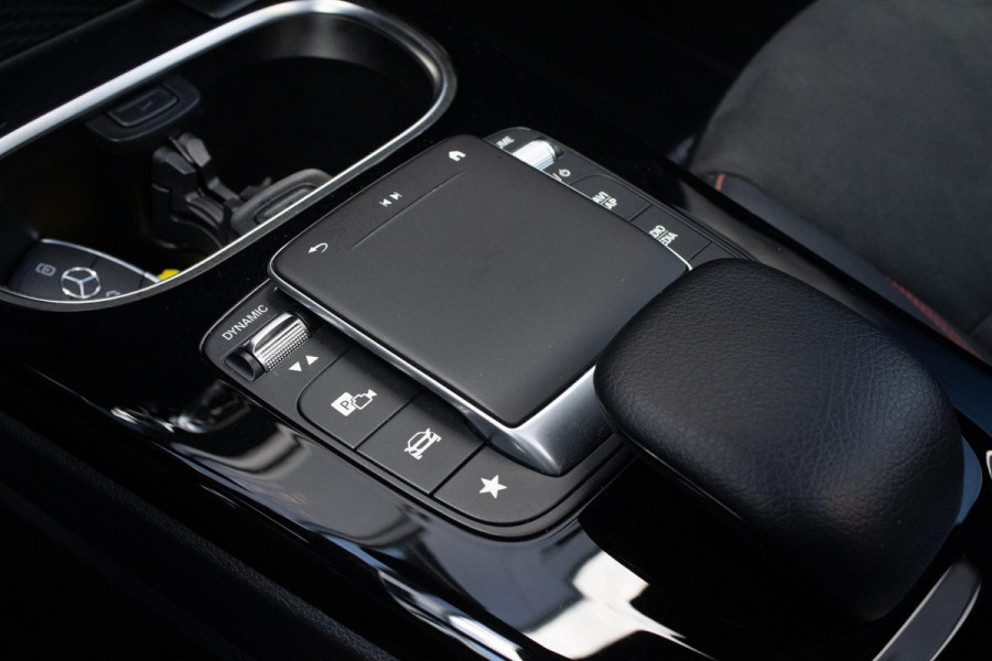 Mercedes-Benz A-Klasse 250e AMG Line PANO CAMERA STOELVERWARMING LED