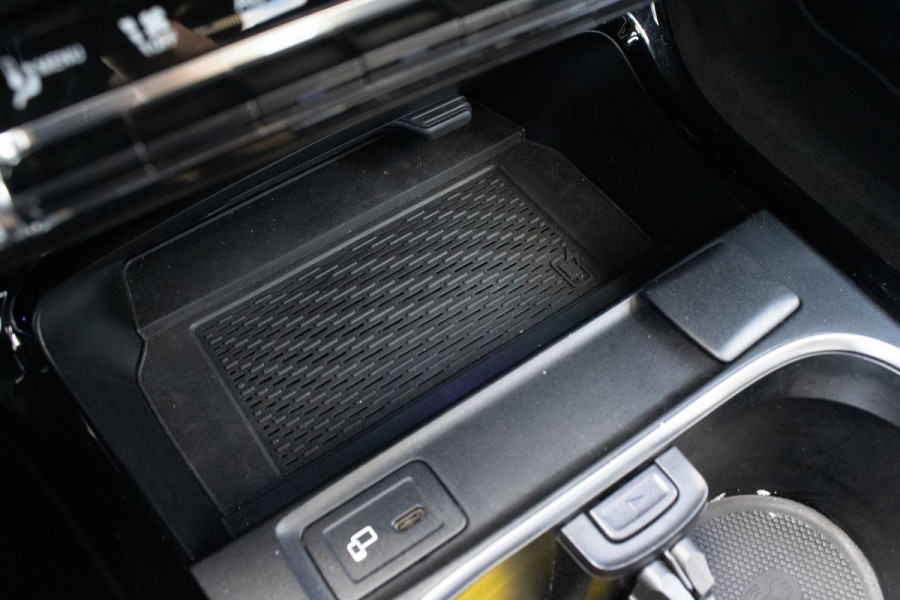 Mercedes-Benz A-Klasse 250e AMG Line PANO CAMERA STOELVERWARMING LED