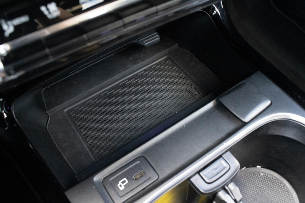 Mercedes-Benz A-Klasse 250e AMG Line PANO CAMERA STOELVERWARMING LED
