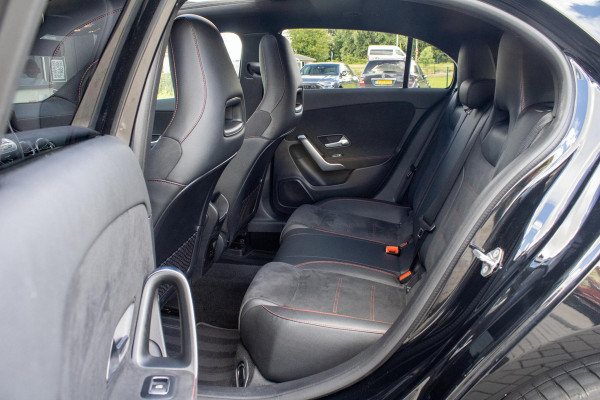 Mercedes-Benz A-Klasse 250e AMG Line PANO CAMERA STOELVERWARMING LED