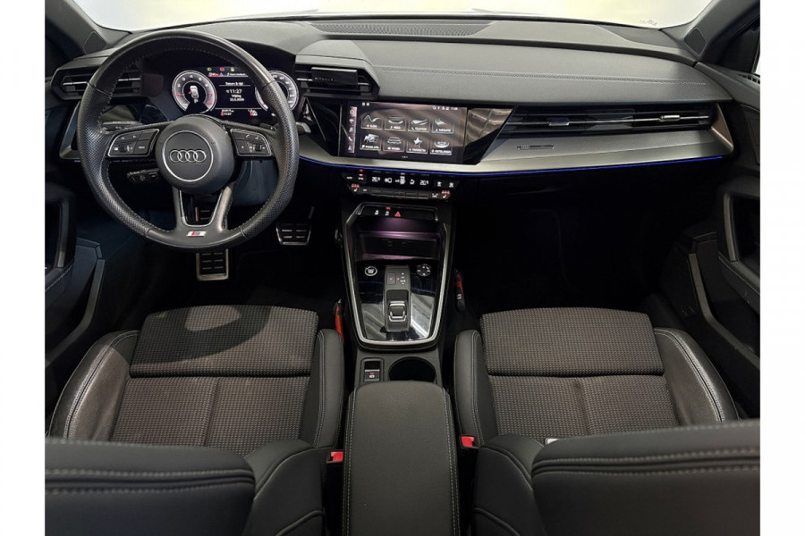 Audi A3 Sportback 35 TFSI edition one - Automaat - Pano/Schuifdak - Navi - Climate - Org.NL