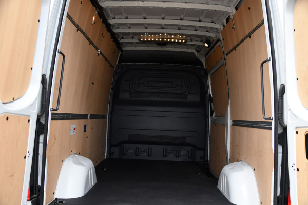 Mercedes-Benz Sprinter 317 1.9 CDI L2 Pro AMG Edition FACELIFT! Camera, Cruise, Carplay, 10,5'' Mbux, Stoelverwarming, Geveerde stoel, 170pk, Automaat, LED, Uniek!