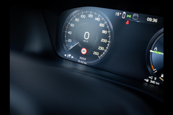 Volvo XC40 1.5 T5 Plug-in hybrid Plus Dark - Pano l Memory l h/Kardon l ACC l 360cam
