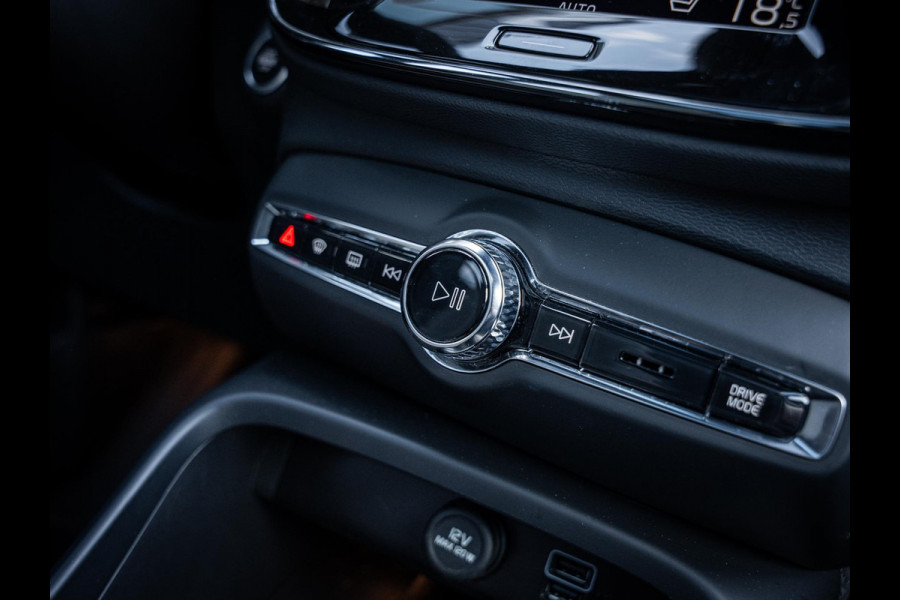 Volvo XC40 1.5 T5 Plug-in hybrid Plus Dark - Pano l Memory l h/Kardon l ACC l 360cam