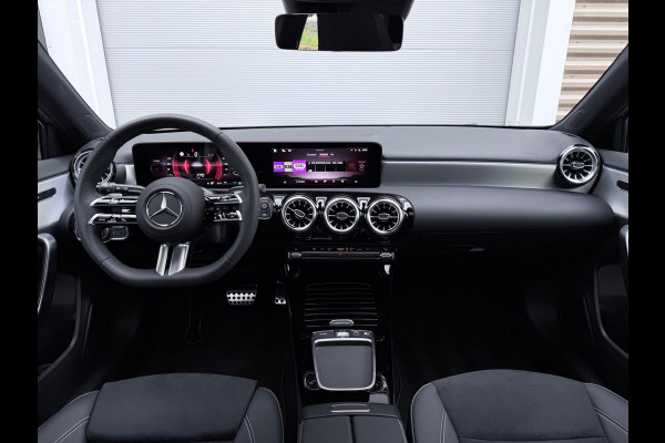 Mercedes-Benz A-Klasse 200 AMG Line Pano/Sfeer/Night/Camera
