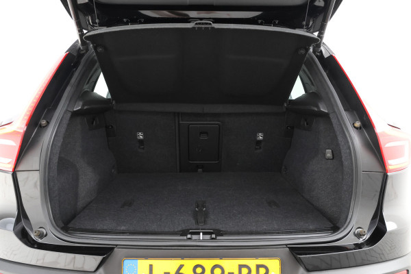 Volvo XC40 Recharge P8 AWD R-Design Grote accu, Als nieuw.