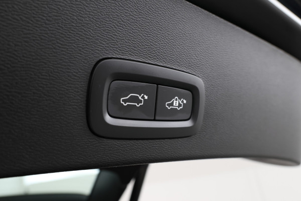 Volvo XC40 Recharge P8 AWD R-Design Grote accu, Als nieuw.