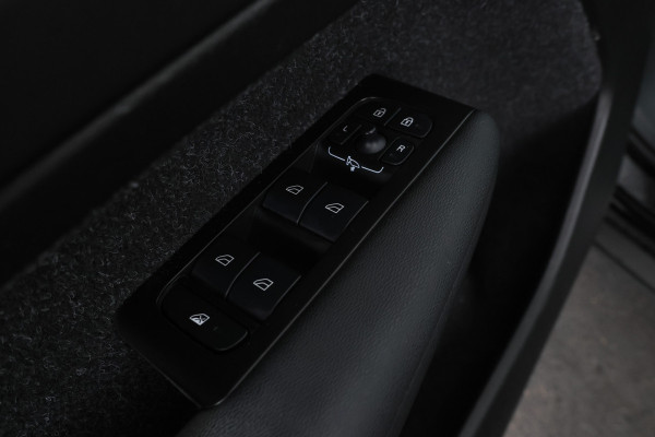 Volvo XC40 Recharge P8 AWD R-Design Grote accu, Als nieuw.