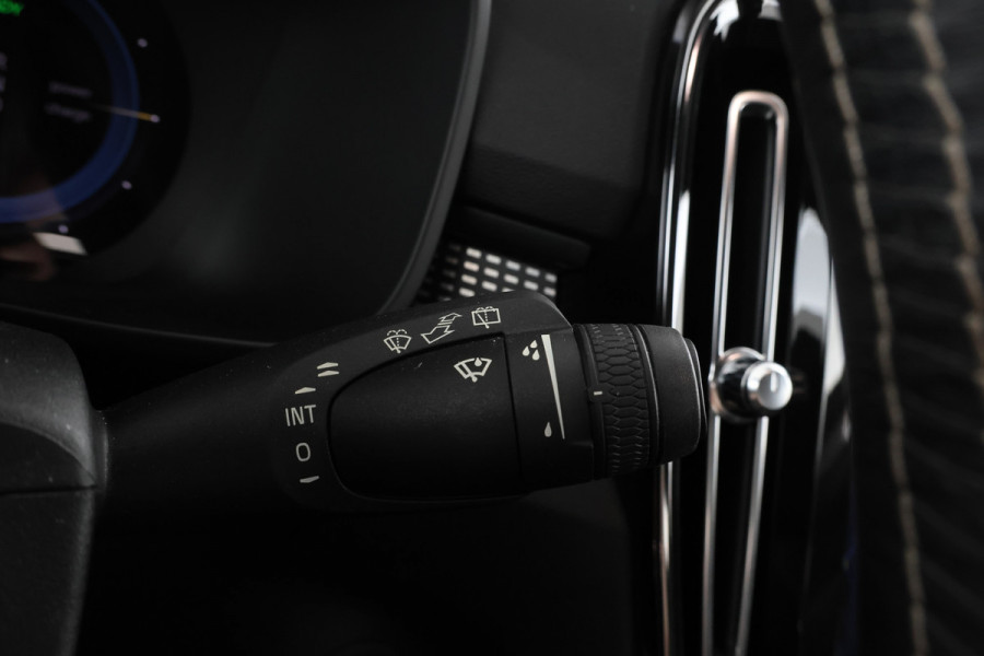 Volvo XC40 Recharge P8 AWD R-Design Grote accu, Als nieuw.