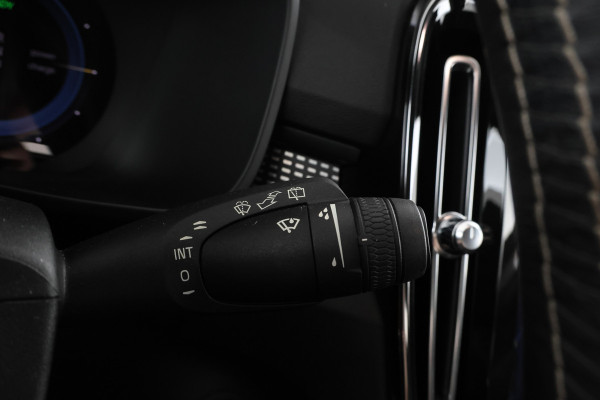 Volvo XC40 Recharge P8 AWD R-Design Grote accu, Als nieuw.